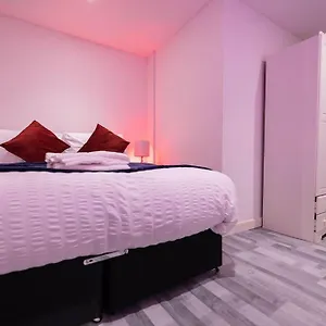  Apartment 1 Bedroom-sofabed-worktable-4-wifi-parking